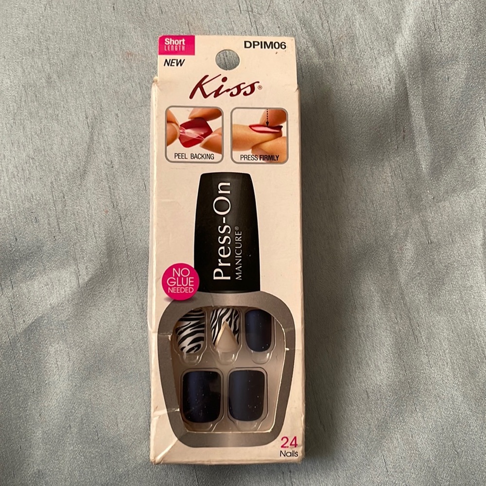 Kiss Press On Manicure